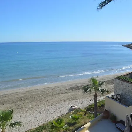 Excepcional Amanecer Al Borde De Playa Y Mar, En Roquetes