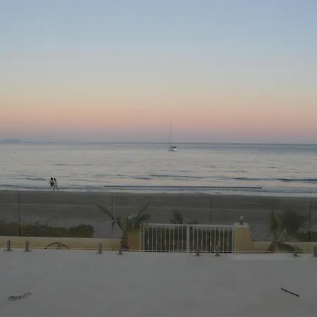 Excepcional Amanecer Al Borde De Playa Y Mar, En Roquetes Alicante